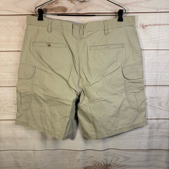 Columbia Tan Cargo Shorts Size 38 - Picture 5 of 5